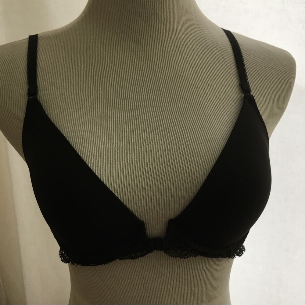 VS black lined Convertible Plunge front snap bra